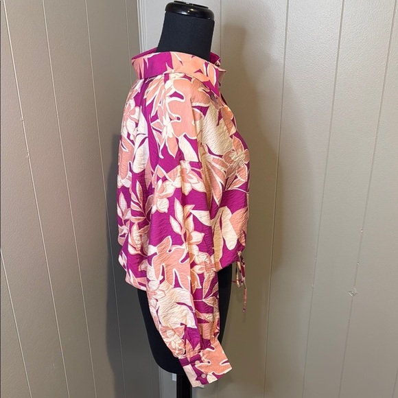 NWT DREW Women’s Medium Pink Floral Notched Collar Blouse Elastic Waist - Picture 3 of 6